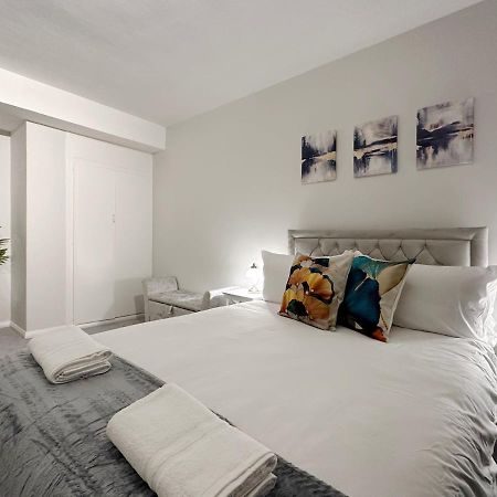 Zoey Place Near Thames River - 2 Double Beds, 1 Single Bed, Spacious, Ideal For Families London Bagian luar foto