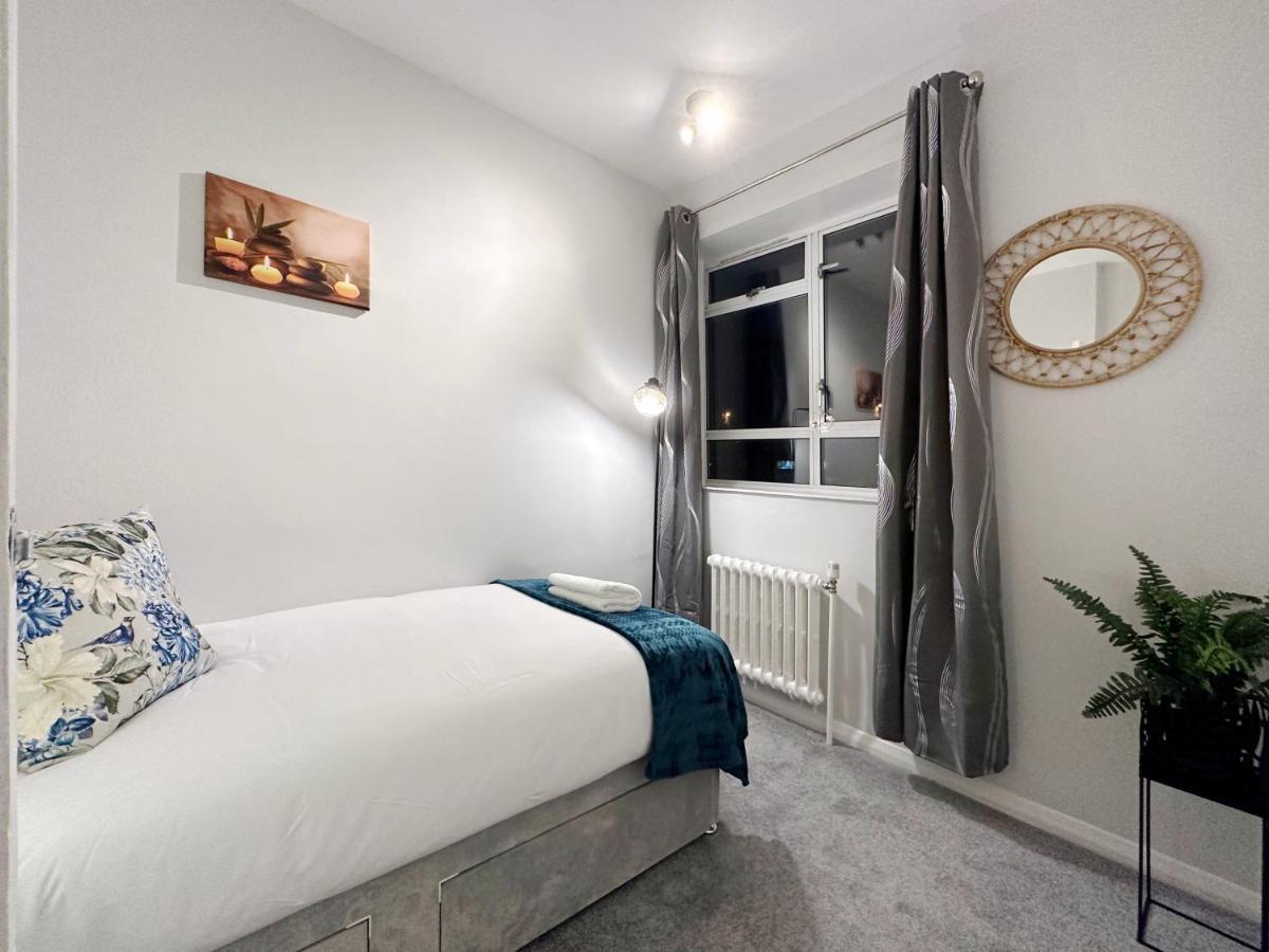 Zoey Place Near Thames River - 2 Double Beds, 1 Single Bed, Spacious, Ideal For Families London Bagian luar foto