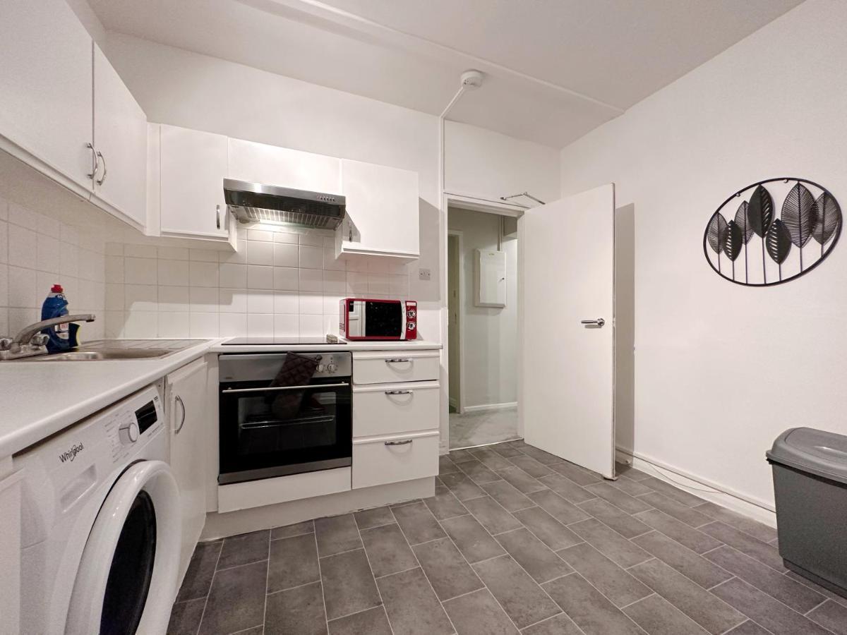 Zoey Place Near Thames River - 2 Double Beds, 1 Single Bed, Spacious, Ideal For Families London Bagian luar foto