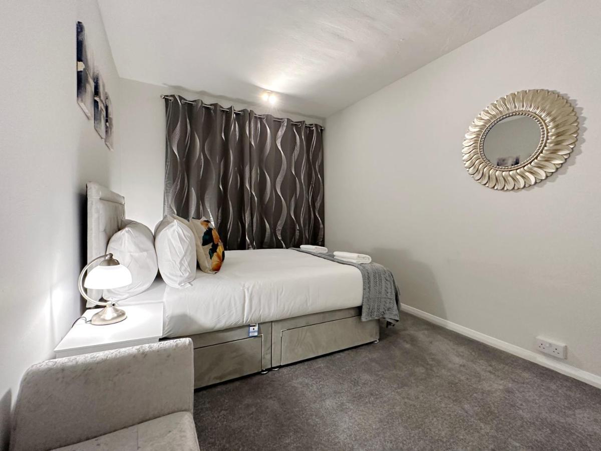 Zoey Place Near Thames River - 2 Double Beds, 1 Single Bed, Spacious, Ideal For Families London Bagian luar foto